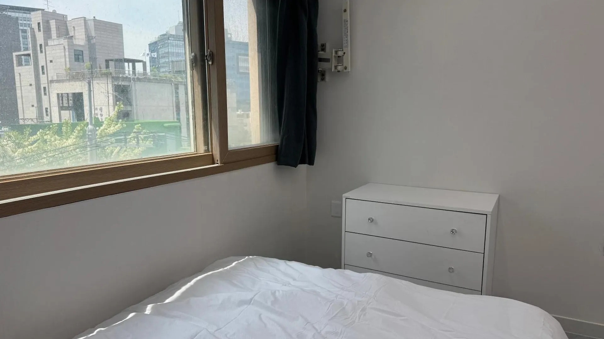 501, Seongsu Station Jungnangcheon Cherry Blossom Road Han River Airport Bus سيول شقة