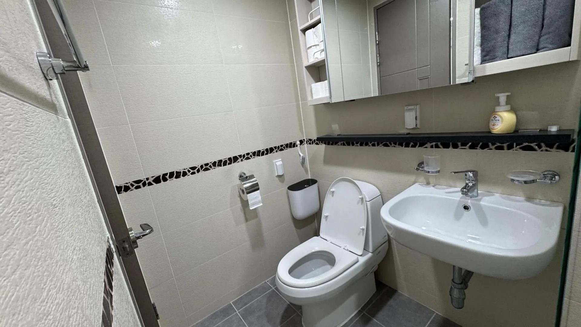 Appartamento 501, Seongsu Station Jungnangcheon Cherry Blossom Road Han River Airport Bus Seul